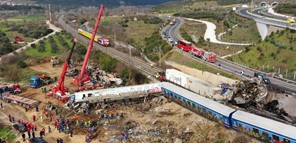 Τέμπη: Καραμανλής και Αγοραστός καλούνται να δώσουν απαντήσεις για το σιδηροδρομικό δυστύχημα